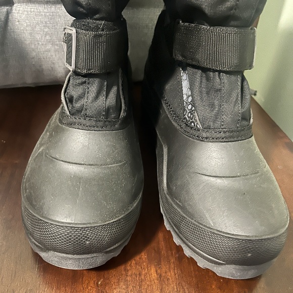 BNWT Size 6 Kamik winter boots - Picture 4 of 14